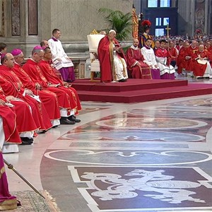 Papa Franjo blagoslovio palij koji je primio zagrebački nadbiskup metropolit Dražen Kutleša